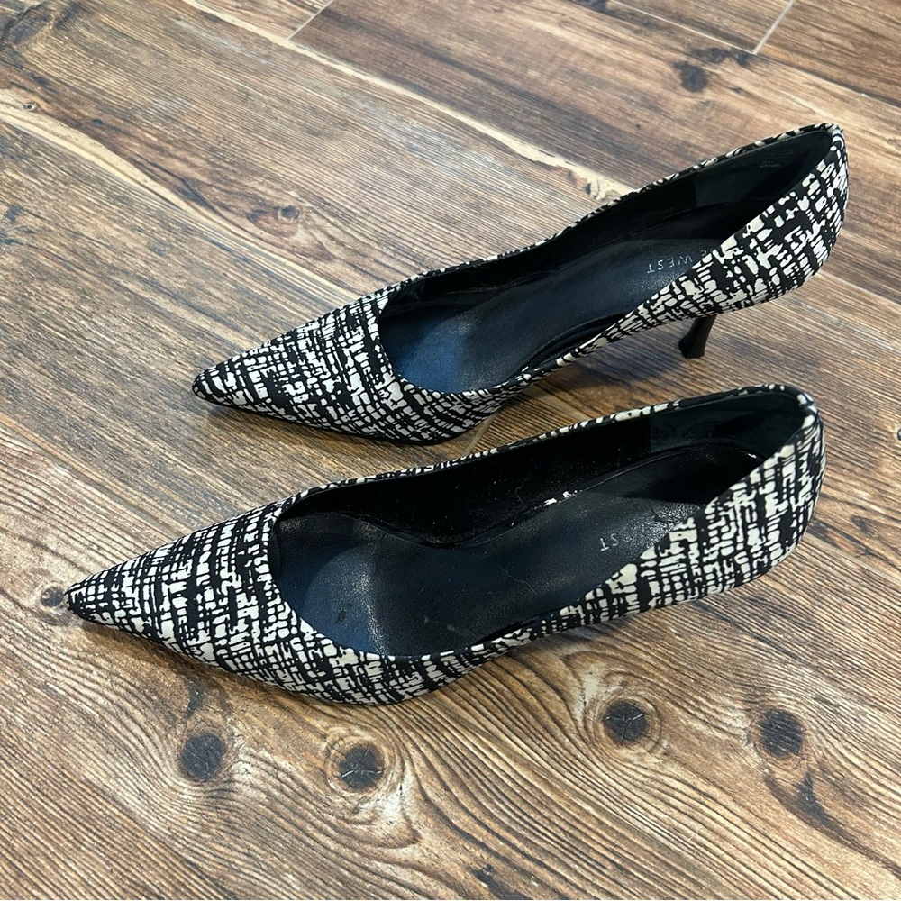 Nine West Black & White Graphic Print Heels - Size 8.5M - Picture 3 of 16